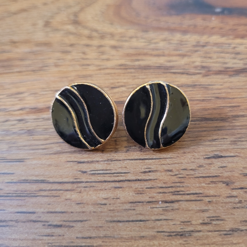 Vintage Black and Gold Round Earrings